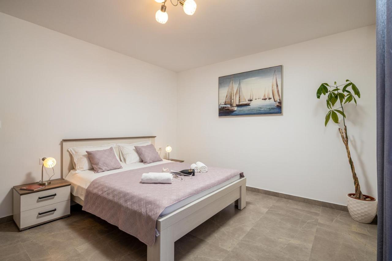Apartment Navika Omiš Eksteriør billede