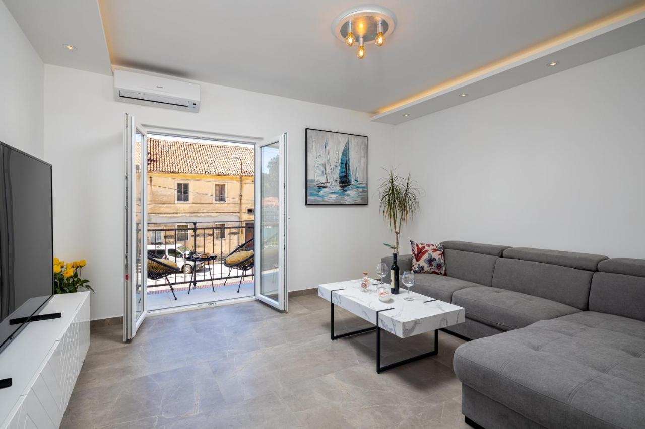 Apartment Navika Omiš Eksteriør billede