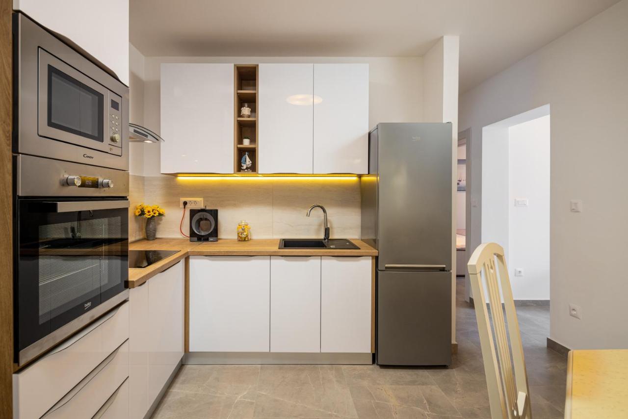 Apartment Navika Omiš Eksteriør billede