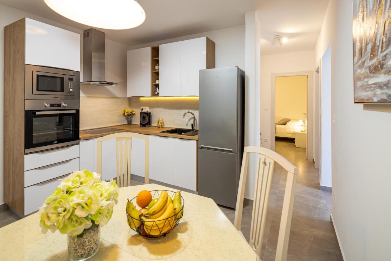 Apartment Navika Omiš Eksteriør billede