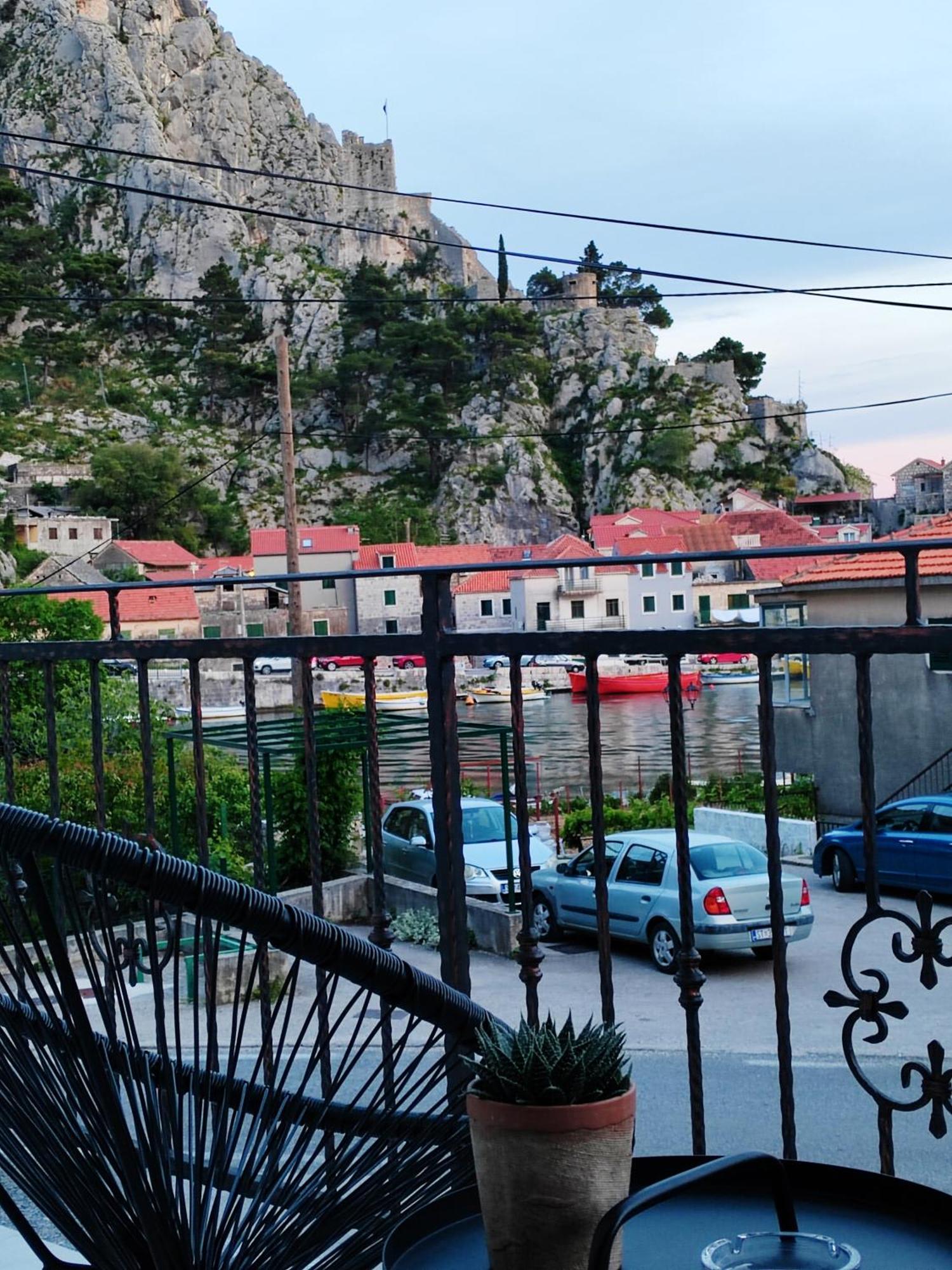 Apartment Navika Omiš Eksteriør billede